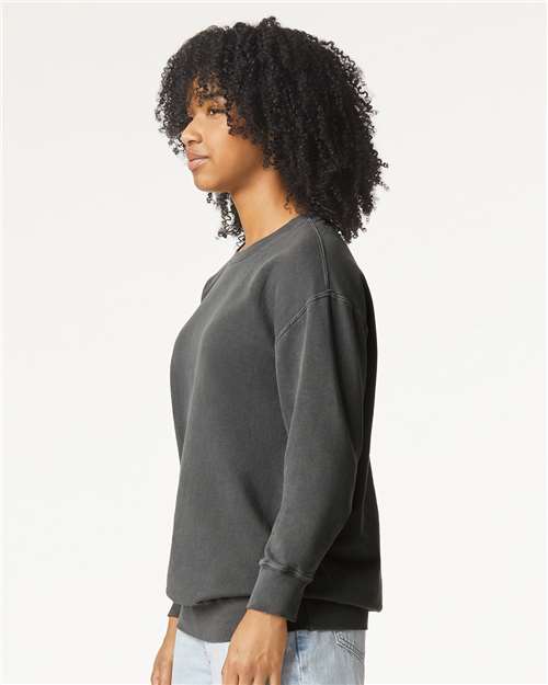 Comfort Colors 1466 Unisex Garment-Dyed Lightweight Crewneck Sweatshirt - Side view