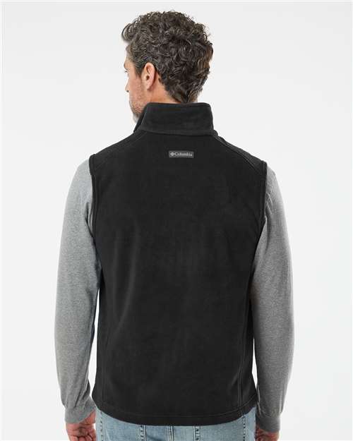 Columbia 212488 Men's Steens Mountain? Vest - Back view
