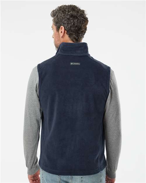 Columbia 212488 Men's Steens Mountain? Vest - Back view
