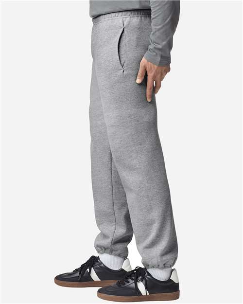 Gildan 18100 Unisex Heavy Blend? Pocket Sweatpants - Side view