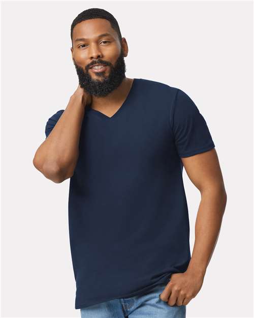Gildan 64V00 Unisex Softstyle? V-Neck T-Shirt - Front view