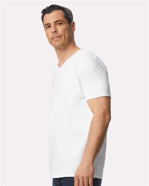 Gildan 64V00 Unisex Softstyle? V-Neck T-Shirt - Side view