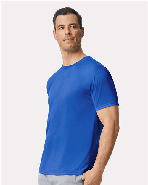 Gildan 42000 Unisex Performance? T-Shirt - Side view