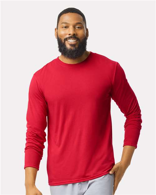 Gildan 42400 Unisex Performance? Long Sleeve T-Shirt - Front view