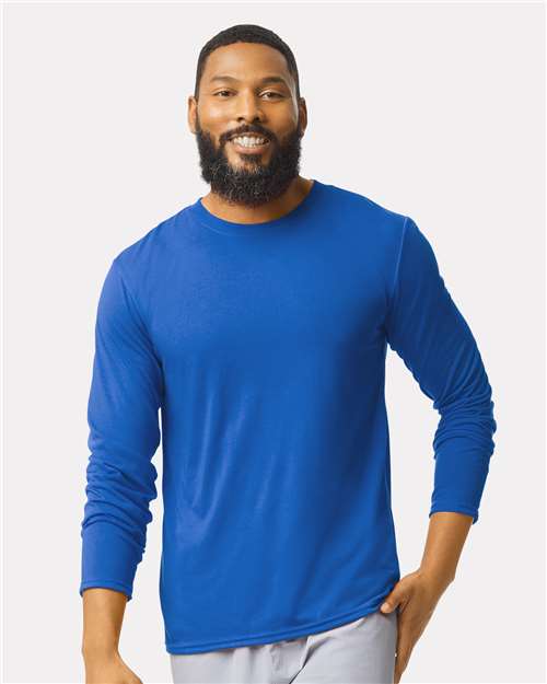 Gildan 42400 Unisex Performance? Long Sleeve T-Shirt - Front view