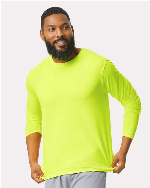 Gildan 42400 Unisex Performance? Long Sleeve T-Shirt - Front view