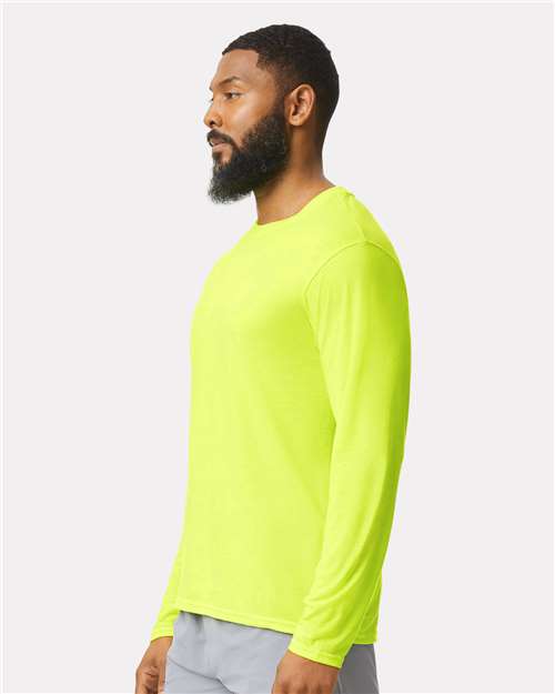Gildan 42400 Unisex Performance? Long Sleeve T-Shirt - Side view