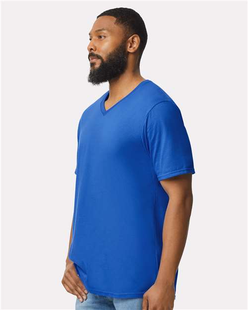 Gildan 64V00 Unisex Softstyle? V-Neck T-Shirt - Side view