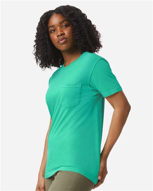Comfort Colors 6030 Unisex Garment-Dyed Heavyweight Pocket T-Shirt - Side view